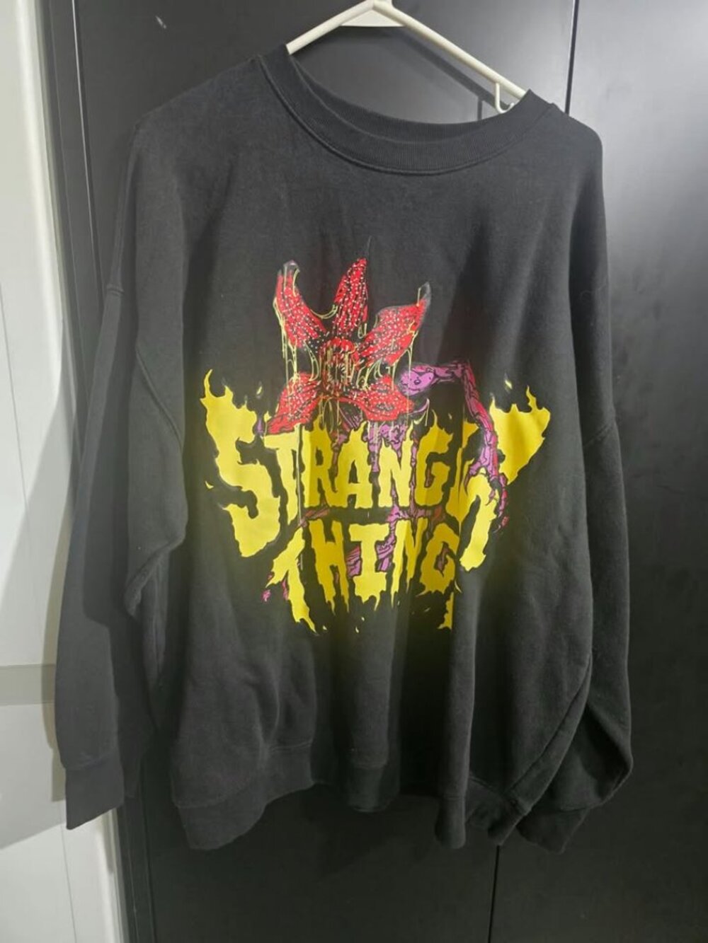 No Boundaries Stranger Things Demogorgon Graphic Sweatshirt Size XL